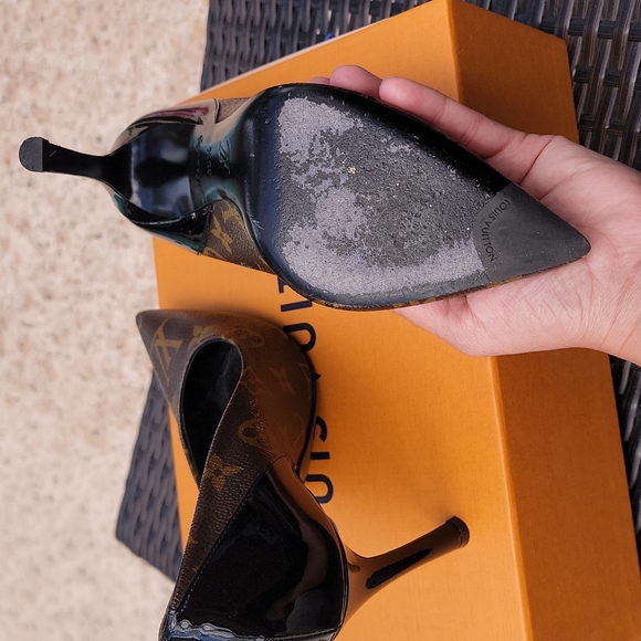 Lv heels - Picture 3 of 8